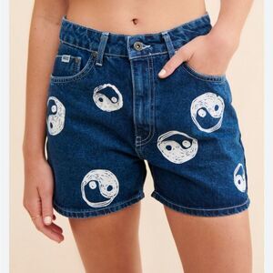 Ragged priest, Yin Yang shorts size 30